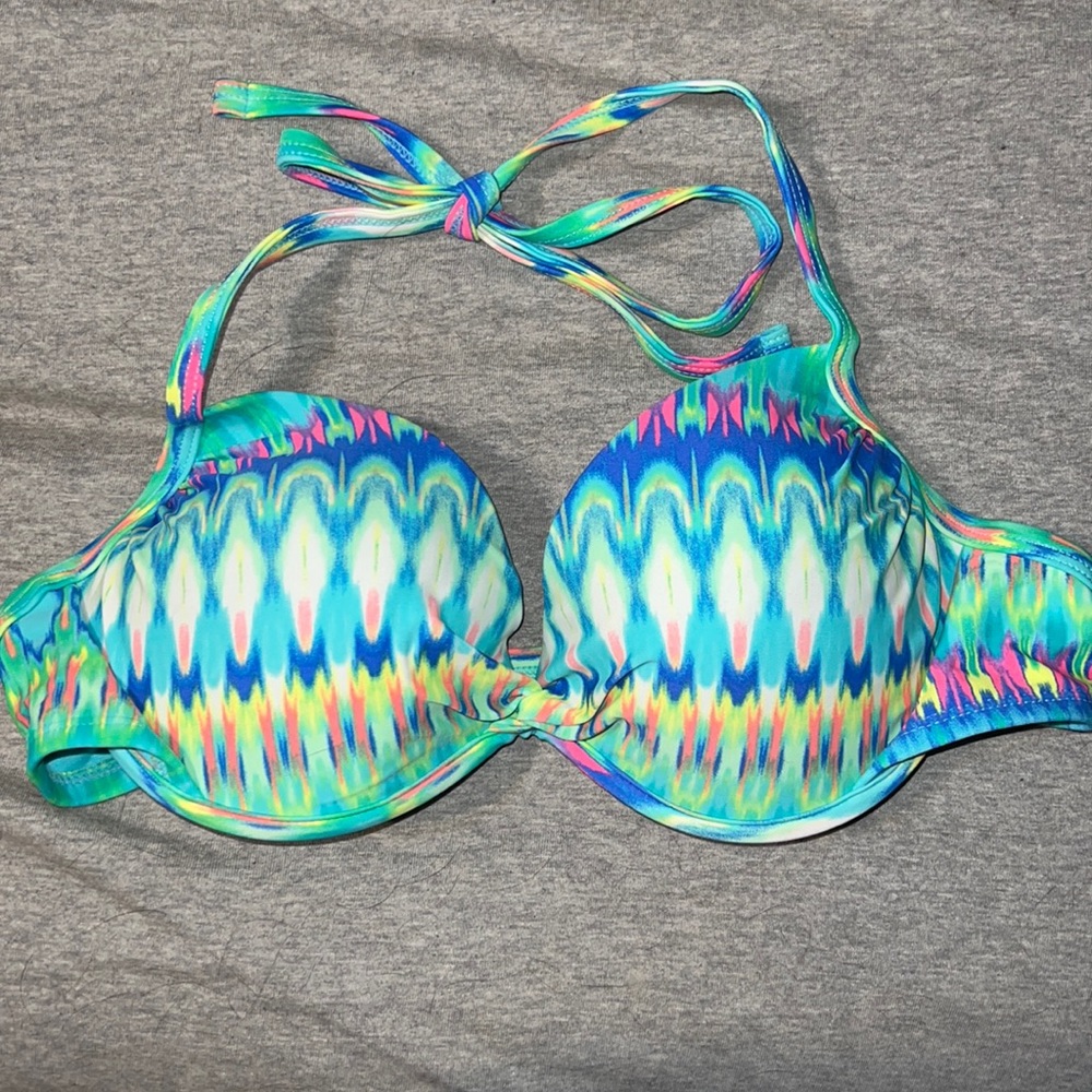 Padded, large bathing suit top